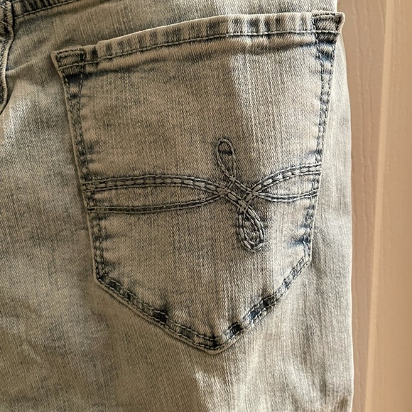 Clearance! Denim’s by Levi’s stretch ankle begging size 3 New - Picture 2 of 7